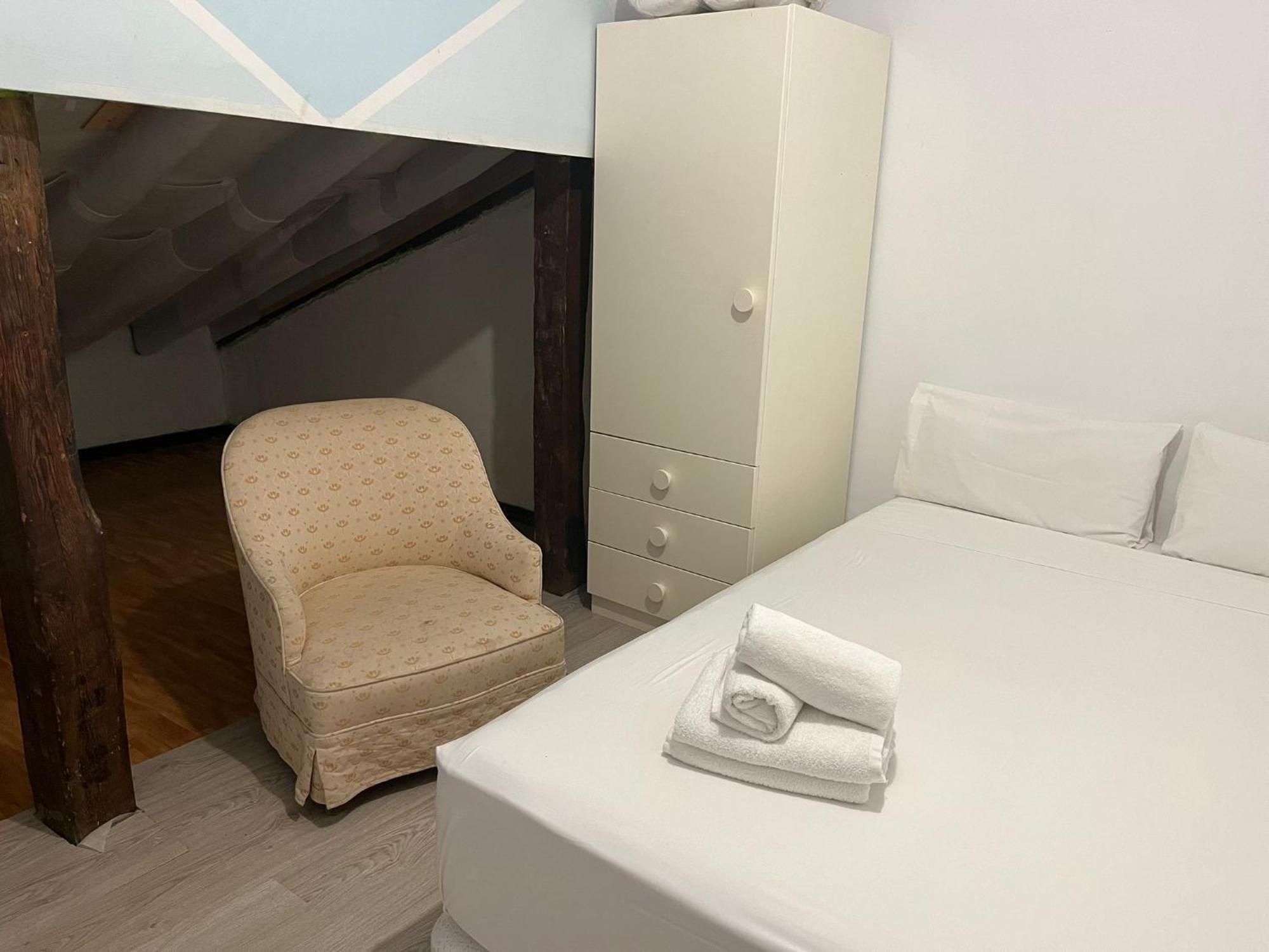 Ristbe Rooms Madrid Bagian luar foto